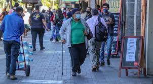 Además, se sumará a otras siete comunas de la región que también regresarán a la fase 1. Plan Paso A Paso Santiago Y Otras Comunas De La Region Metropolitana Pasaran A Cuarentena T13