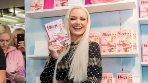 Daniela katzenberger mit neuer haarfarbe? Daniela Katzenberger Ware Gern So Mutig Wie Meine Romanfigur Stuttgart Esslinger Zeitung