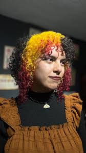 @larissatocino Its just a girl ✨💖 , Gracias por confiarme siempre tu  cabelloooo, a Larissa le realice este bloquesito locochon y su corte en  método curly su tipo de rizo es un Coil entonces ocupa ...