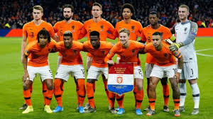 Moedig jij oranje straks aan in het nieuwste tenue? Knvb Presenteert Uniek Tenue Van Het Nederlands Elftal Voor Het Ek