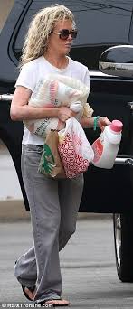 Dolcemodz models • galeria • pliki użytkownika vikingfan przechowywane w serwisie chomikuj.pl. Kim Basinger 59 Shows Off Her Remarkably Smooth Skin And Slender Figure As She Helps Daughter Ireland Move House Daily Mail Online