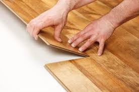 Vinyl lantai motif kayu dengan berbagai macam variasi corak dan jenis,vinyl pelapis lantai ini sangat digemari, apalagi mempumyai motif yang terkesan alami (motif kayu ) yang mewah. 2 Jenis Lapisan Lantai Kayu Yang Sering Digunakan Courtina Courtina