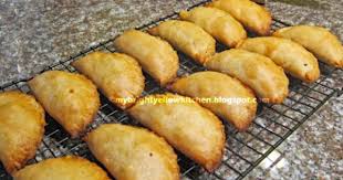 My Bright Yellow Kitchen Filipino Style Chicken Empanada Step By Step Guide Food Chicken Empanada Recipe Empanadas