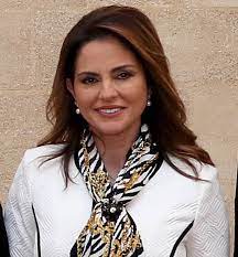 قبل معرفة منال عبد الصمد مسلمة ام مسيحية دعونا نتعرف على وزيرة الإعلام اللبنانية منال عبد الصمد، حيث أنها من مواليد قرية عماطور الواقعة في مدينة جبل لبنان ولدت منال عبد الصمد في العام 1975مـ وتبلغ من. Ø§Ù„ÙˆØ²ÙŠØ±Ø© Ø¹Ø¨Ø¯ Ø§Ù„ØµÙ…Ø¯ ÙˆÙ‚Ø¹Øª Ù‚Ø±Ø§Ø±Ø§ ÙŠØªÙŠØ­ Ù„Ø·Ù„Ø§Ø¨ Ø§Ù„Ø§Ø¹Ù„Ø§Ù… Ø§Ù„ØªØ¯Ø±Ø¨ ÙÙŠ ÙˆØ­Ø¯Ø§Øª Ø§Ù„ÙˆØ²Ø§Ø±Ø© Ù…ÙˆÙ‚Ø¹ Ù‚Ù†Ø§Ø© Ø§Ù„Ù…Ù†Ø§Ø± Ù„Ø¨Ù†Ø§Ù†