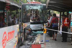 Lianhe zaobao reported that the bus is believed to have been hit by another bus causing it to roll over a divider and fall over according to bukit batok mp murali pillai, the accident occurred as one bus was pulling into the interchange while the other bus was pulling out. 34 People Injured After Accident Involving 2 Buses At Bukit Batok Bus Stop Singapore News Asiaone