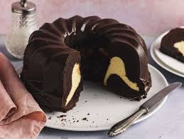 Schoko Gugelhupf Mit Cheesecakefullung Saftig Lecker Die Besten Backrezepte Mit Gelinggarantie Rezept Kuchen Rezepte Einfach Kuchen Und Torten Rezepte Schoko Gugelhupf