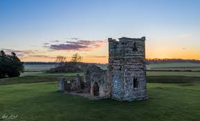 Knowlton Church & Earthworks 😍