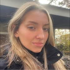 What groomers specialize in golden doodles