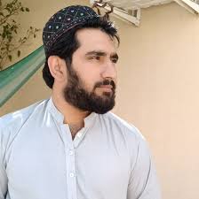 PICTURES: The Prime Minister of Pakistan visited Masjid An Nabawi earlier  today ‎His Excellency performed Prayers in the Rawdah As Shareefah and  greeted the Prophet صلى الله عليه وسلم and His Companions