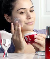 Why I Use Olay Regenerist Micro-Sculpting Cream in My 20s