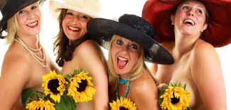 Preview: Bare flesh for a good cause in 'Calendar Girls'
