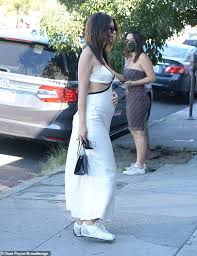 + message archive submit faq personal blog request 1k+ tags. Emily Ratajkowski Looks Ethereal In Silk Dress With Cut Outs Along Her Baby Bump For Shopping In La Aktuelle Boulevard Nachrichten Und Fotogalerien Zu Stars Sternchen