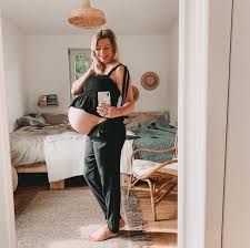 Wann babys per op zur welt kommen sollten. Eigentlich Warst Du Jetzt Da Baby Baby Bump Update Oh Wunderbar Blog Family Fashion Lifestyle Travel