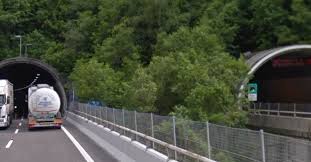Until 2017 the route was much longer, going after salerno further south until reggio calabria; Anche Le Gallerie Dell Autostrada Udine Tarvisio Non A Norma Friuli Oggi Il Quotidiano Del Friuli Notizie Da Udine