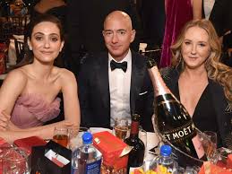 Jeff bezos and his wife, author mackenzie bezos, have chosen to split up. Amazon Ceo Jeff Bezos Announces Divorce With Wife After 25 Years