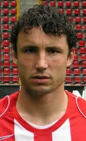 April 1977 in maasbracht, niederlande) ist ein niederländischer fußballspieler. Van Bommel Mark Peter Gertruda Andreas Van Bommel Footballer