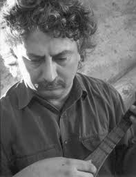 Kurkkulaulajan äänen kannattaja • Juhlanumero syksy 2007 Transmongolia, s.  8 Tee omat soittimesi s. 20 Kuinka höömei Suome