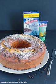 Il ciambellone ricotta e gocce di cioccolato, fatto da voi, è lì per soddisfare ogni desiderio. Dolcemente Inventando Ciambellone Allo Yogurt E Gocce Di Cioccolato