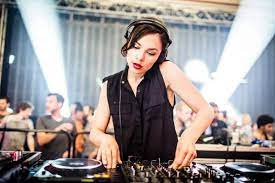The official global dj rankings is a list of the best djs in the world, more than 200.000 djs and users. The Top 12 Female Djs In The World Globaldjsguide