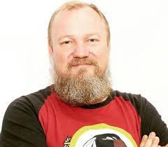 Anton Roos lança seu primeiro romance “Quando os pelos do rosto roçam no  umbigo”