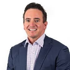 Glenn Dow's Instagram, Twitter & Facebook