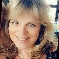 Julia Giblin's Instagram, Twitter & Facebook