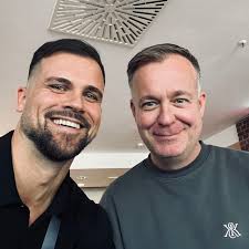 Ich muss ehrlich mit dir sein: Wenn du glaubst, du brauchst ein Studium  oder einen Titel, um ernst genommen zu werden