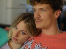 Sfeervolle momenten en sterke acteurs, maar het drama in 'Goodbye Stranger'  voelt wat onbeduidend