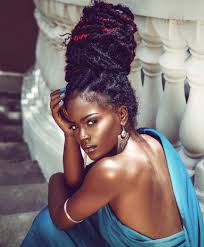 Black And Blue Braids On Dark Skin Omeretta Snapped 360 Brown Skin Beauties Beautiful Dark Skinned Women Nigerian Braids Hairstyles Dark Skin Women