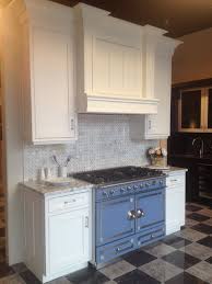 In fashion, furnishings, decor and kitchen and bath design. Callier Thompson Showroom American Traditional Kitchen St Louis By Callier Thompson Kitchens Baths And Appliances Houzz