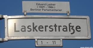 Stock, mit separater küche, bad/badewanne, aufzug & großem keller im schönen laskerkiez. Laskerstrasse Berlin Friedrichshain Xhain Info