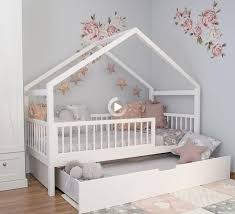 Kinderbett, bett für kleinkind, babywiege… die suchbegriffe auf google häufen sich, aber so richtig fündig werden die werdenden eltern sabine und marco nicht. Redirecting In 2021 Kinder Bett Haus Kleinkind Madchen Zimmer Kinder Zimmer Deko