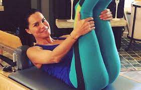 More images for ebru şallı pilates » Ebru Salli Nin Pilates Tutkusu