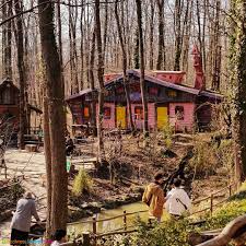 Spot foto rumah hobbit di dokar dream land ini menjadi spot yang favorit banget sob. Ormanya Dogal Yasam Parki Hobbit Evleri Nerede Giris Ucreti Kocaeli