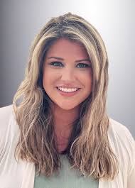 Elizabeth Betts's Instagram, Twitter & Facebook