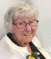 Maude Moss's Instagram, Twitter & Facebook