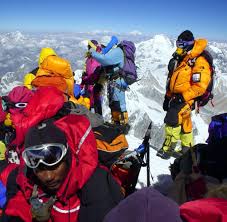 This was a weird year for weather on everest, norton said. Himalaja Mount Everest Die Hochste Mullkippe Der Welt Welt