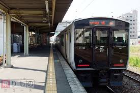 Jr（日语：jr／ジェイアール jei āru */?；英語全稱：japan railways）是1987年4月1日日本國有鐵道施行分割民營化後，所成立的7家鐵路公司之合稱。如果再加上相關法人機構，則共有12家成員。 Jrä¹å·žã«é»'å­—è·¯ç·šã¯ã²ã¨ã¤ã ã' åˆ†ã'æ–¹ ã§å¤‰ã‚ã‚‹è·¯ç·šã®å'½é‹ ä¹—ã‚Šã‚‚ã®ãƒ‹ãƒ¥ãƒ¼ã‚¹