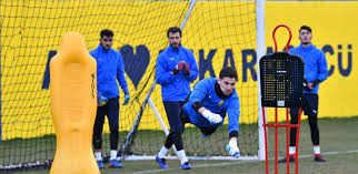 Mke ankaragücü, fenerbahçe ile 4 yıllık anlaşma sağlayan genç kaleci altay bayındır için teşekkür mesajı yayımladı. Galatasaray Altay Bayindir A Geri Dondu Yurtspor