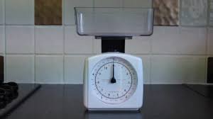 The maximum weight limit of this kitchen weighing scale is 5000g or 5kg. How To Use Weighing Scales Youtube