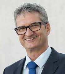 BEWEGEN BESICHTIGEN ANERKENNEN