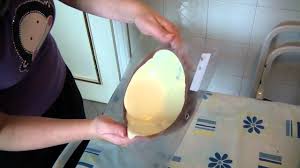 Procedete con il temperaggio del cioccolato al microonde. Ricetta Uovo Di Pasqua Youtube