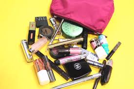 5 tips to declutter your makeup bag