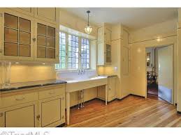 Although busy, this space paints the perfect picture of life on the farm. 87 1930 Kitchen Ideas 1930 Kitchen Vintage Kitchen Retro Kitchen