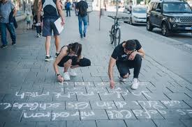 Catcalling is not used as an indicator of a woman's wit, intelligence, presence of mind, or innate goodness, but as a means of demonstrating that a woman's physical appearance is in some way alluring or appealing. Catcallsofmuc Catcalling Ist Nicht Sehr Kontrovers