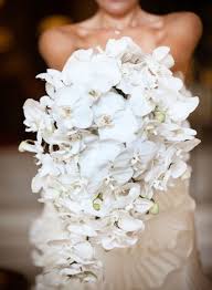 Der Brautstrauss Naturlich Und Mit Rustikalem Touch Fotos Blumenstrauss Hochzeit Brautstrausse Brautstrauss