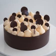 From Valeriane Greban Fabuleux Merveilleux Mon Gateau Prefere Ici C Est Une Version Avec Une Creme Au Beurre Au Baileys Desserts My Recipes Chocolate