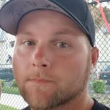 Shane Hollar's Instagram, Twitter & Facebook