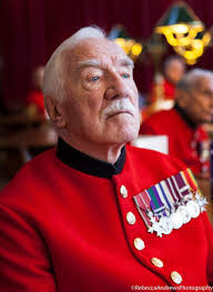 Ray Huggins's Instagram, Twitter & Facebook