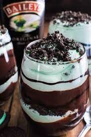 Baileys Chocolate Mint Pudding Parfaits Recipe Alcoholic Desserts Baileys Recipes Mint Desserts